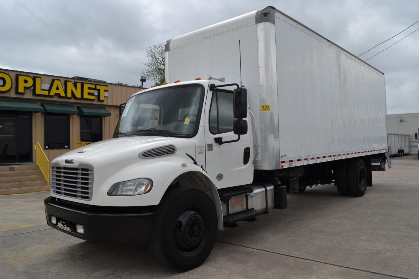 2018 WHITE /BLACK FREIGHTLINER M2-106 with an CUMMINS B6.7L 220HP engine, ALLISON 2100RDS AUTOMATIC transmission, located at 9172 North Fwy, Houston, TX, 77037, (713) 910-6868, 29.887470, -95.411903 - Photo#0